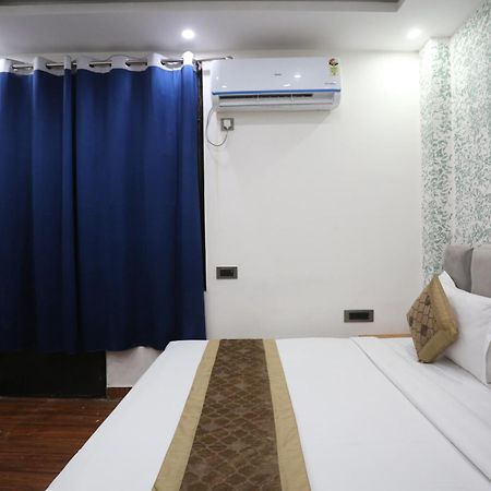 Hotel Twamev Couple Friendly Laxmi Nagar New Delhi Exteriör bild