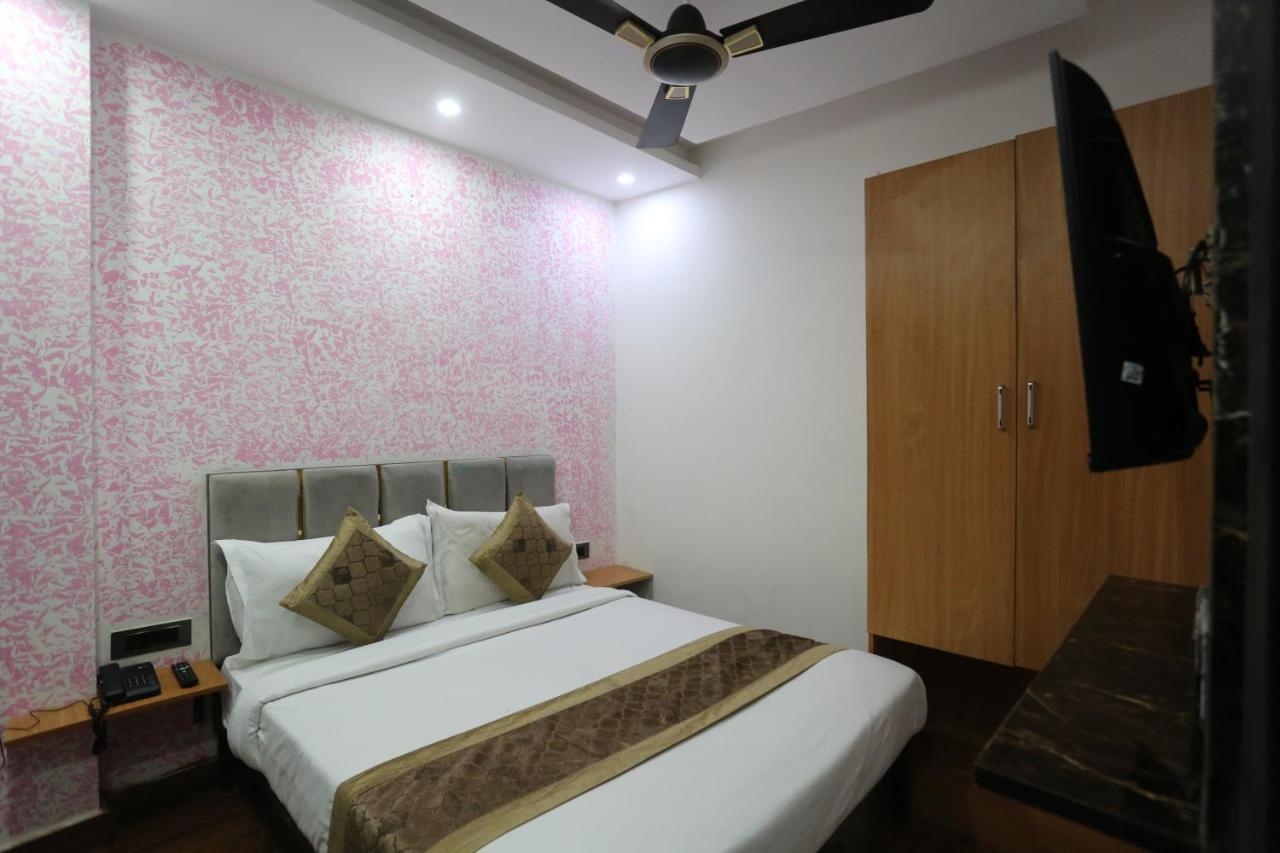 Hotel Twamev Couple Friendly Laxmi Nagar New Delhi Exteriör bild