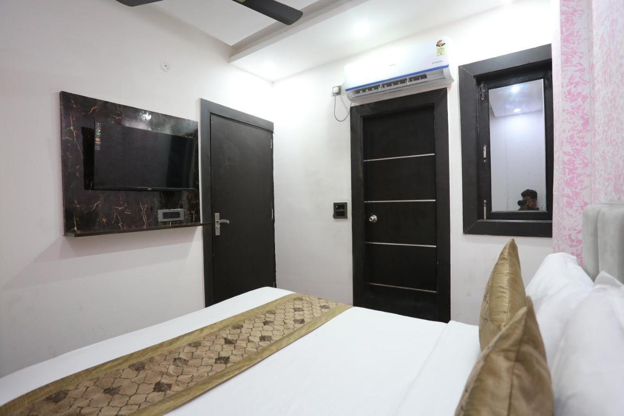 Hotel Twamev Couple Friendly Laxmi Nagar New Delhi Exteriör bild