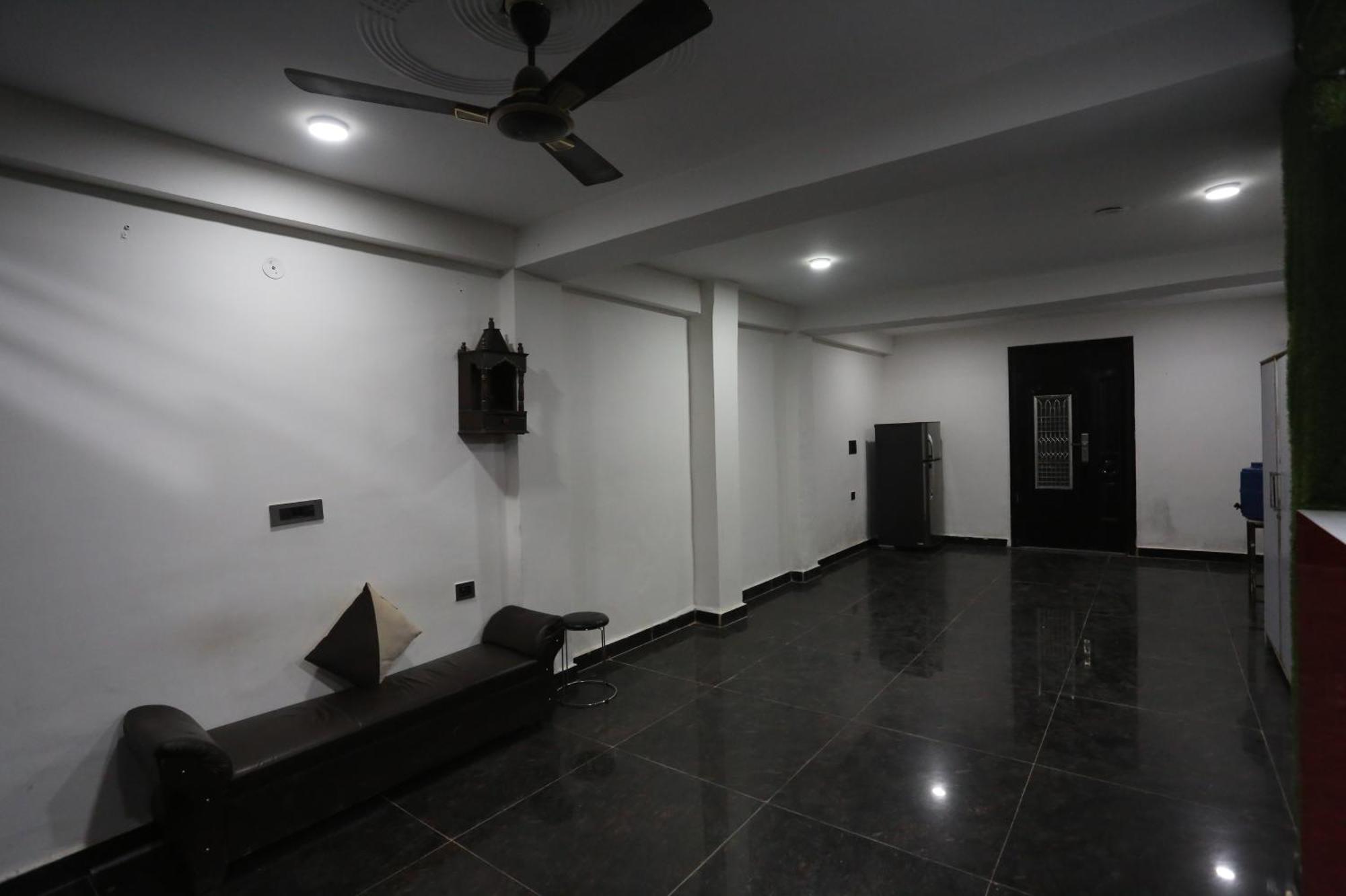Hotel Twamev Couple Friendly Laxmi Nagar New Delhi Exteriör bild