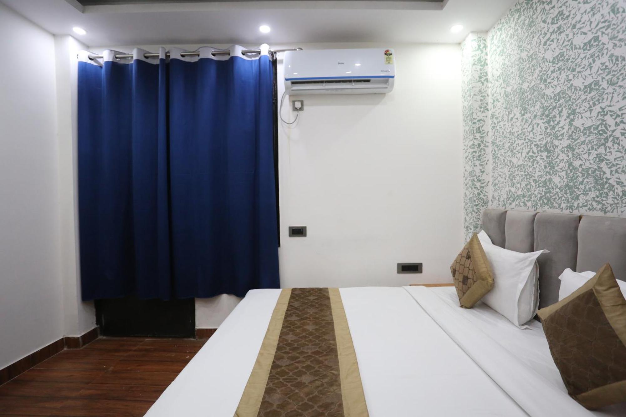 Hotel Twamev Couple Friendly Laxmi Nagar New Delhi Exteriör bild