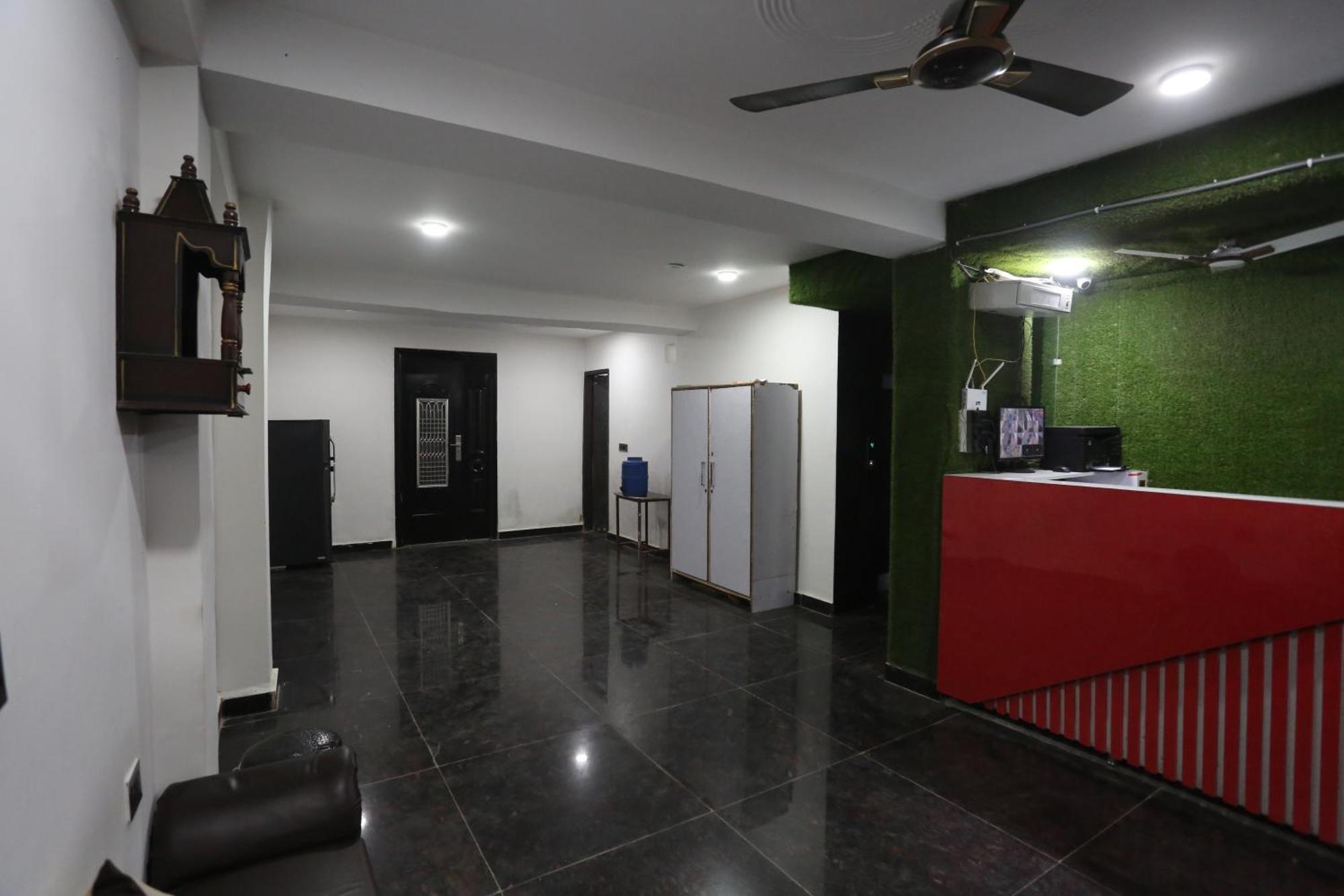 Hotel Twamev Couple Friendly Laxmi Nagar New Delhi Exteriör bild
